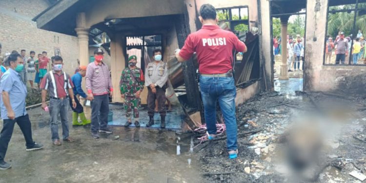 Hermin Boru Sianipar, Oppung berusia 96 Tahun Tewas saat Kebakaran Rumah Hermin Boru Sianipar, Oppung berusia 96 Tahun Tewas saat Kebakaran Rumah