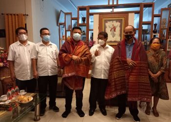 Ephorus Emeritus HKBP Doakan dan Berangkatkan Paslon VANTAS