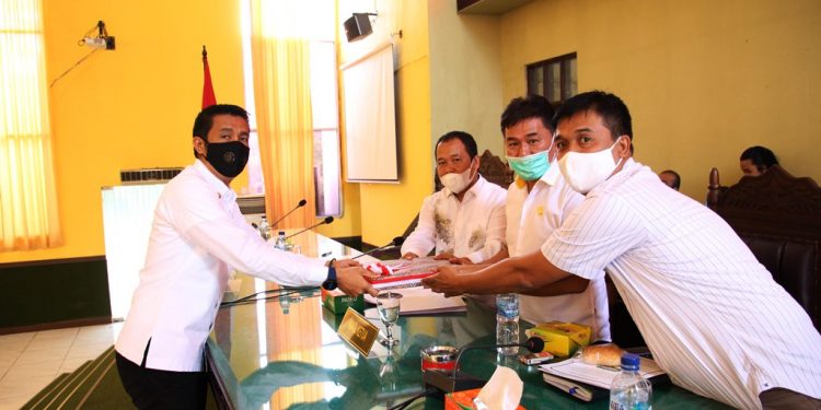 Walikota Siantar Sampaikan 3 Ranperda kepada DPRD, Salah Satunya tentang Perumda Tirta Uli Walikota Siantar Sampaikan 3 Ranperda kepada DPRD, Salah Satunya tentang Perumda Tirta Uli