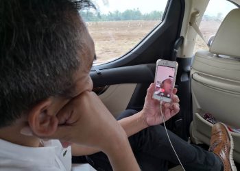Usai Bertemu Anak-anak, Sihar Sitorus Obati Rindu dengan Video Call Putranya