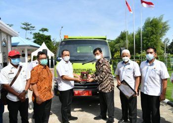 PTPN IV Serahkan Dump Truck ke Pemkab Batubara