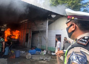 Ditinggal ke Gereja, Gudang dan Mobil Avanza Milik Bahara Sihombing di Lintongnihuta Terbakar