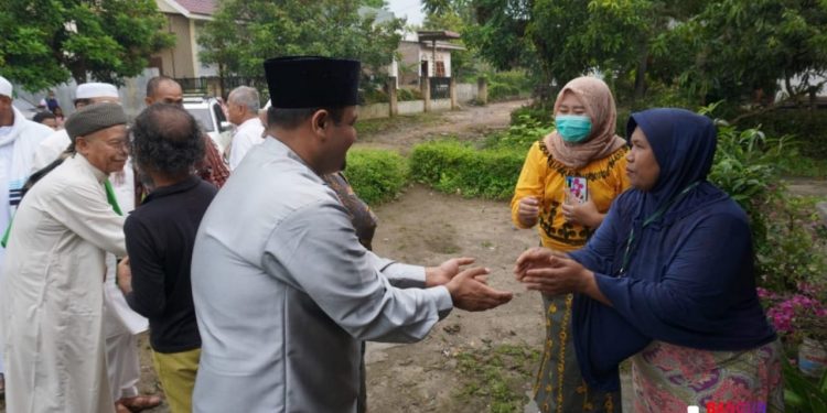 Warga Salut, Bang Hasim Peduli Kasus Jenazah Wanita Dimandikan Bukan Muhrim Warga Salut, Bang Hasim Peduli Kasus Jenazah Wanita Dimandikan Bukan Muhrim