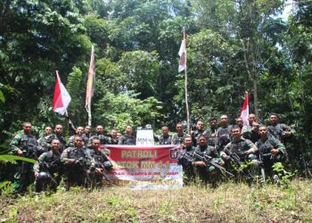 Yonif Raider 100/PS Patroli Patok MM. 41 di Perbatasan RI-PNG