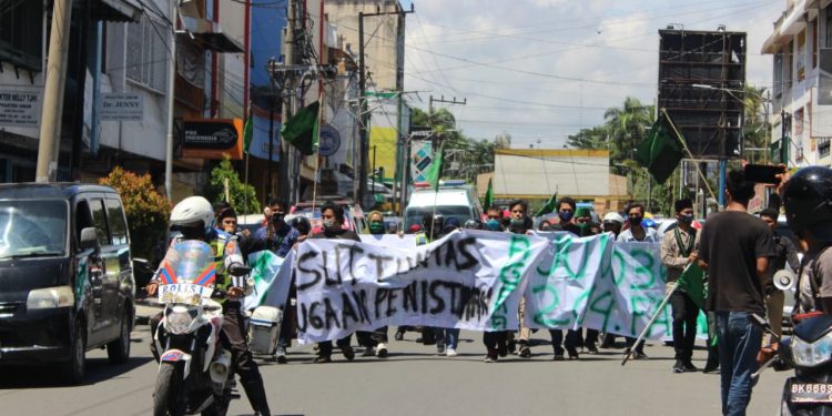 HMI Siantar Simalungun Aksi Menuntut Ronald Saragih Diberhentikan dari Direktur RSUD Djasamen