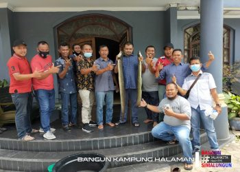 Komunitas Pancing Partai Gelora Berikan 2 Ekor Ikan Raja ke Bang Hasim, Yakin Hasim-TPS Mampu Bangun Simalungun