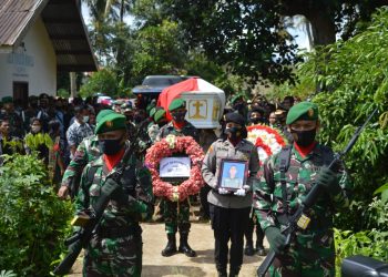 Jenazah Pratu Martinus Kardo Rizky Sinurat Dimakamkan Secara Militer di Pemakaman Katolik di Padangsidimpuan