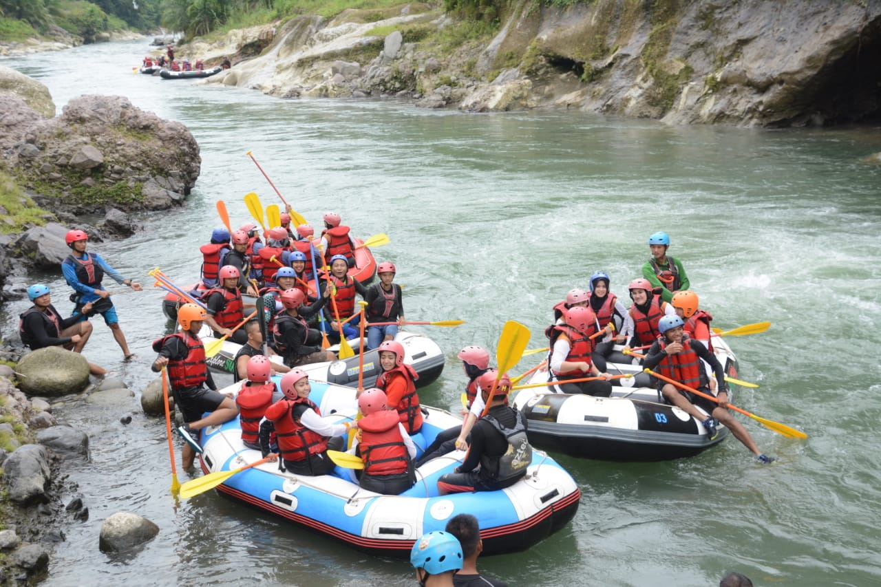 Reuni Ikatan Keluarga Alumni Tidar 88 Temu Kangen dan Kunjungan Wisata di Medan