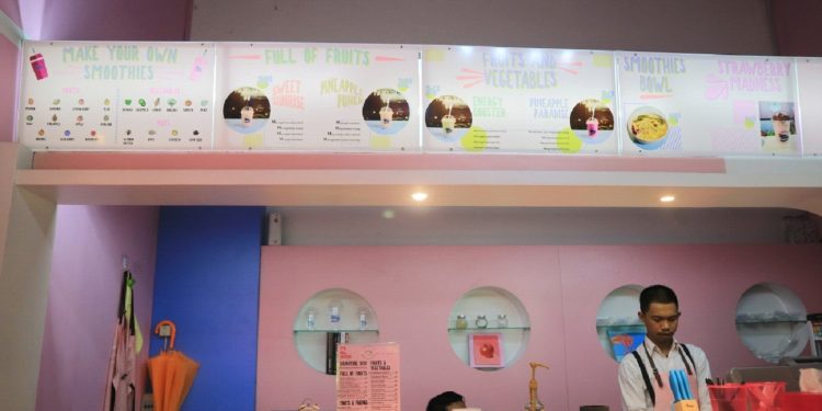Warna-warni Memikat di Kafe Pecinta Yoghurt, Dipa Junction Bandung