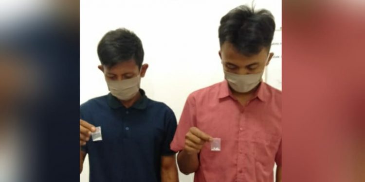 Pesta Sabu di Bengkel Sepeda motor, Barang Bukti Ditemukan di Bawah Tikar Pesta Sabu di Bengkel Sepeda motor, Barang Bukti Ditemukan di Bawah Tikar