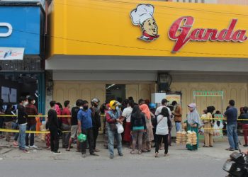 Pengunjung Toko Roti Ganda Dibubarkan Satgas Covid-19 Siantar