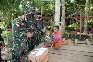 Satgas Pamtas Yonif 122 Tombak Sakti Bantu Kesehatan Masyarakat Boven Digoel