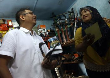 Berkunjung Ke Tapanuli Selatan, Penjual Alat Pertanian Beri Diskon Untuk Sihar