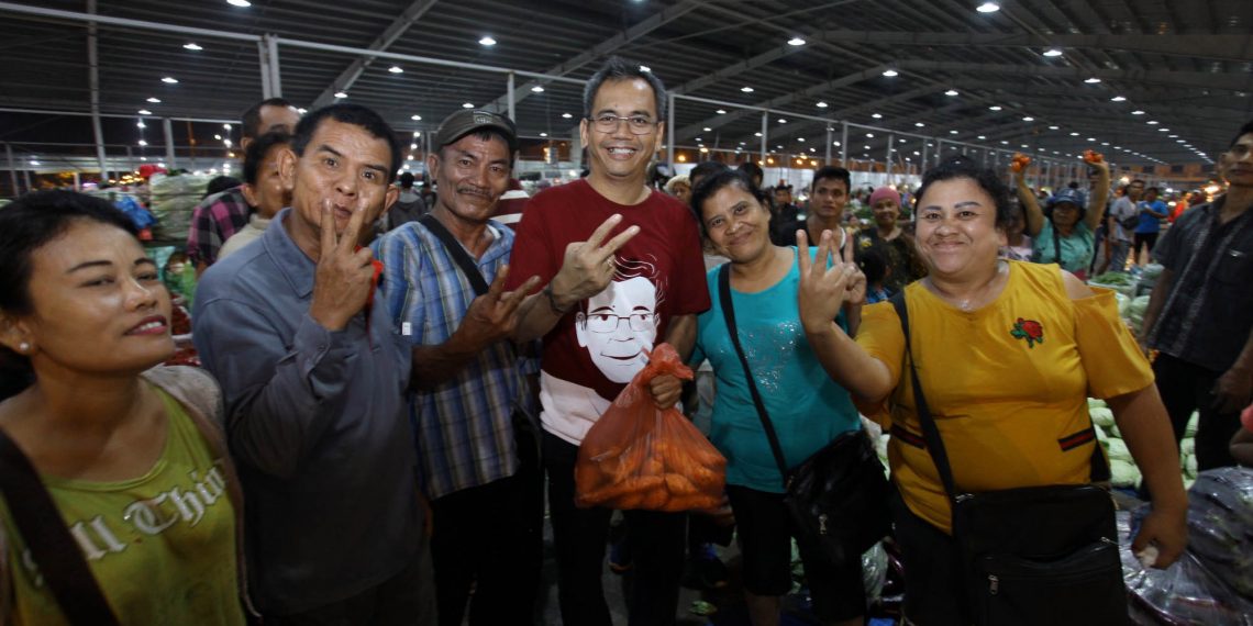 Belanja ke Pasaraya MMTC, Sihar Dikerumuni Pedagang