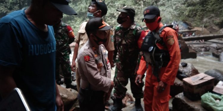 Endi Fernando, Remaja Asal Simalungun Tenggelam di Bawah Air Terjun Saat Hendak Menolong Teman