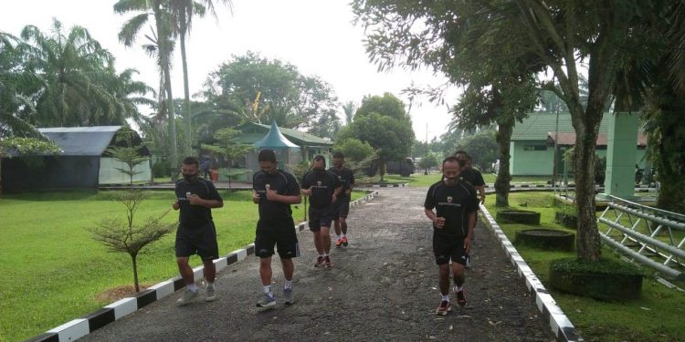 Tingkatkan Dispilin, Personel Jajaran Kodim 0207/Simalungun Laksanakan Apel Pagi Tingkatkan Dispilin, Personel Jajaran Kodim 0207/Simalungun Laksanakan Apel Pagi