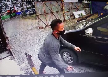 Pelaku Pencurian Ban Mobil Bersenpi Beraksi di Istana Prima 2 Medan