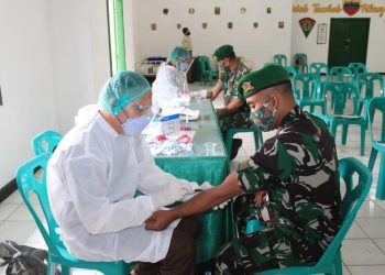 100 Orang Prajurit Yonif 121/MK Ikuti Pemeriksaan Kesehatan Berkala Harpassatpur TW I TA 2021
