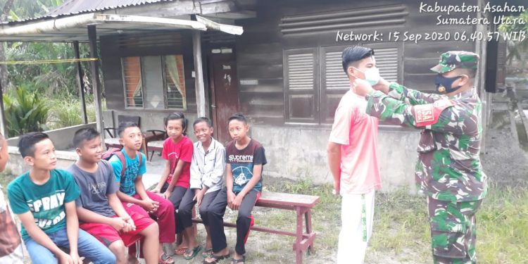 Anak-Anak Menjadi Sasaran Utama Personel Kodim 0208/Asahan Tularkan Protokol Kesehatan Antisipasi Covid-19 Anak-Anak Menjadi Sasaran Utama Personel Kodim 0208/Asahan Tularkan Protokol Kesehatan Antisipasi Covid-19
