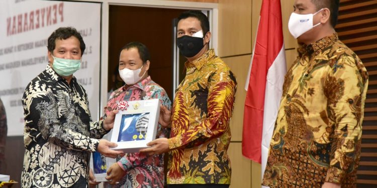 Walikota Siantar Terima LHP Kepatuhan pada Pemprovsu dari BPK Perwakilan Sumut Walikota Siantar Terima LHP Kepatuhan pada Pemprovsu dari BPK Perwakilan Sumut