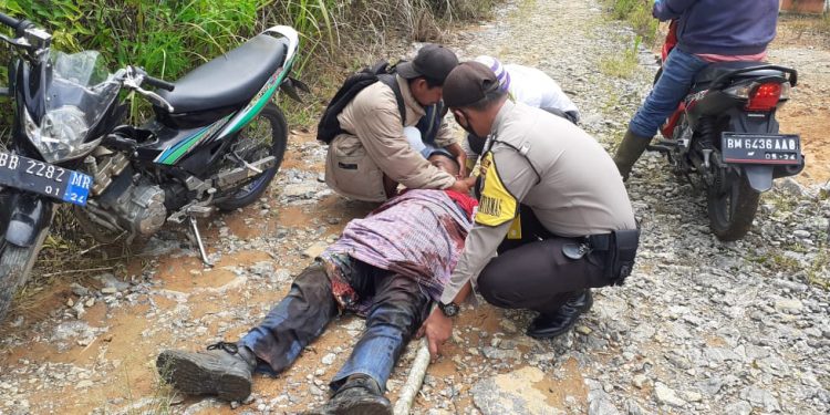 Anton Simorangkir Dibantai Tiga Simorangkir Bersaudara Anton Simorangkir Dibantai Tiga Simorangkir Bersaudara