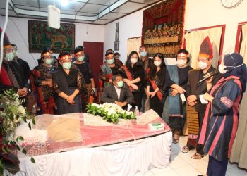 Sekdaprovsu Melayat Orangtua Ketua BPK Perwakilan Sumut di Siantar