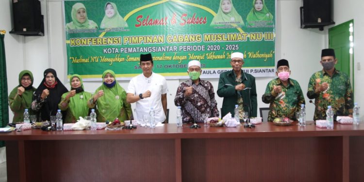Di Pembukaan Konfercab Muslimat NU Siantar, Hefriansyah Ingatkan Jangan Lupakan Jasa Ulama Di Pembukaan Konfercab Muslimat NU Siantar, Hefriansyah Ingatkan Jangan Lupakan Jasa Ulama