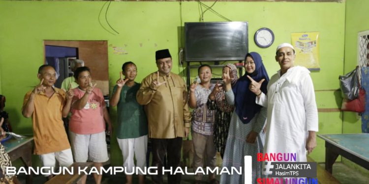 Bang Hasim, ini Rempeyek Buatan Kami, Enak dan Rapuh... Bang Hasim, ini Rempeyek Buatan Kami, Enak dan Rapuh...