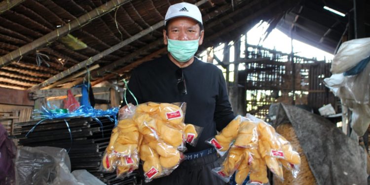 Petani Mekar Nauli Terharu Dikunjungi Asner Silalahi