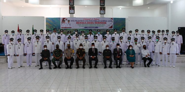 Selamat! Dosmar Banjarnahor Lantik 85 Kades Terpilih Humbahas