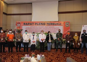 Asner Susanti Sebelah Kiri, Kolom Kosong Sebelah Kanan