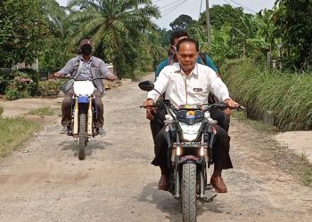 TPS: Jalannya Rusak, Saya Naik Sepedamotor Saja, Warga Jangan Kelamaan Menunggu