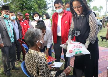 Bupati Taput Sampaikan Belasungkawa kepada Warga yang Keluarganya jadi Korban Longsor Sumedang