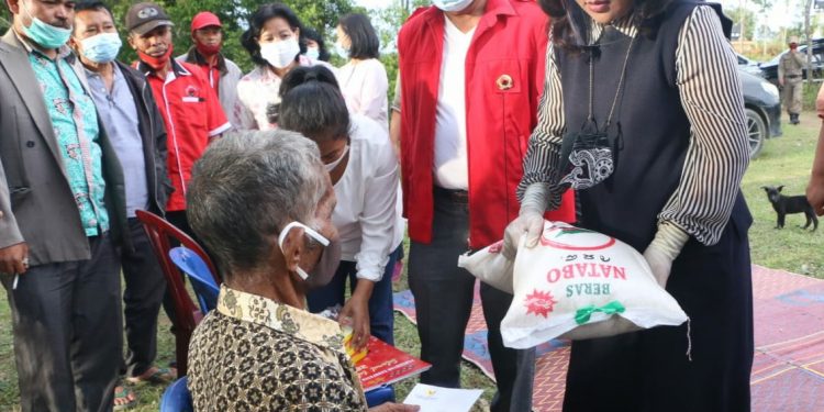 Bupati Taput Sampaikan Belasungkawa kepada Warga yang Keluarganya jadi Korban Longsor Sumedang
