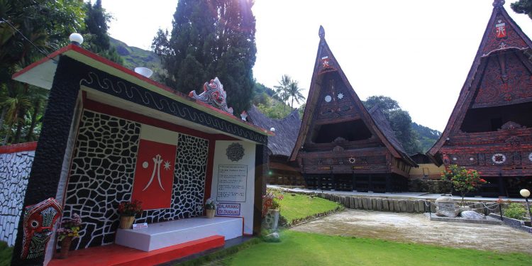 Bakkara Sebagai Pusat Kebudayaan Batak Diangkat dalam Seminar Yayasan Pencinta Danau Toba Bakkara Sebagai Pusat Kebudayaan Batak Diangkat dalam Seminar Yayasan Pencinta Danau Toba