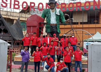 DPC Pemuda Batak Bersatu (PBB) Taput Bagi-bagi Masker