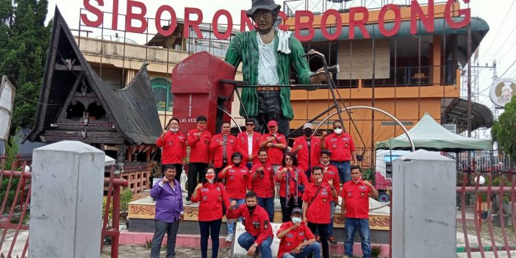 DPC Pemuda Batak Bersatu (PBB) Taput Bagi-bagi Masker