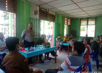 Kapolsek Lahusa Hadiri Pembagian BLT di Somambawa