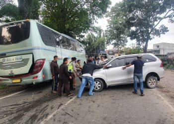 Tabrakan Bus Intra Vs Avanza di Jalan Sisingamangaraja, 5 Orang Luka-luka