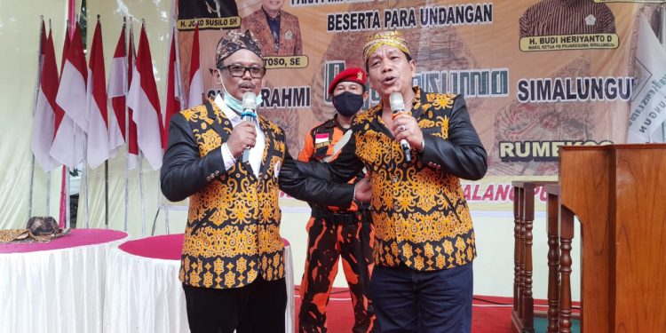 Diundang Pujakesuma Simalungun, RHS-ZW Duet Lagu “Jangan Salah Menilai”