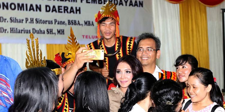 BUMDes Solusi Percepat Pembangunan Daerah, Itu Kata Sihar Sitorus BUMDes Solusi Percepat Pembangunan Daerah, Itu Kata Sihar Sitorus