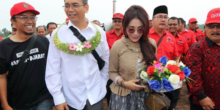 Tiba di Teluk Dalam, Sihar Disambut Tarian Fogaele