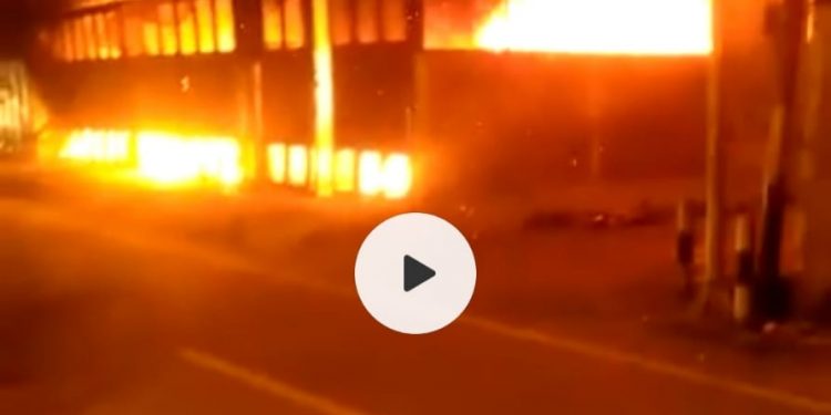5 Ruko di Jalan Japaris Medan Terbakar