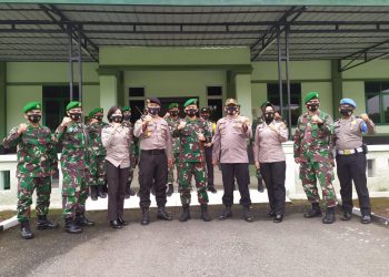 HUT ke - 75 TNI, Kasat Sabhara Dan Kapolsek Medan Helvetia Memberikan Kejutan Kepada Danyon Zipur 1/DD Medan