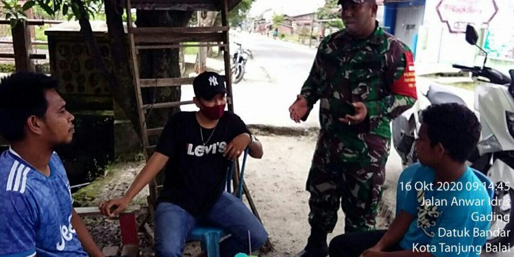 Jajaran Kodim 0208/Asahan Terus Berusaha Memperpersempit Ruang Penyebaran Covid-19 Jajaran Kodim 0208/Asahan Terus Berusaha Memperpersempit Ruang Penyebaran Covid-19