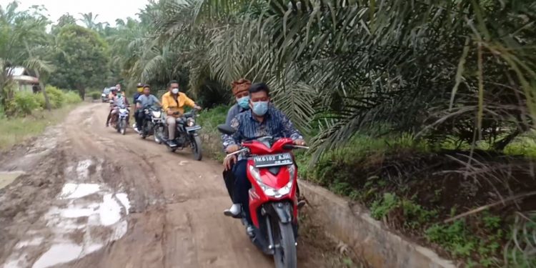 RHS Kemudikan Sepedamotor Blusukan ke Nagori Nagori di Ujung Padang RHS Kemudikan Sepedamotor Blusukan ke Nagori Nagori di Ujung Padang