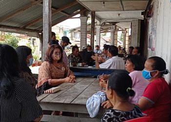 TPS Didampingi Istri dan Putrinya Silaturahmi ke Masyarakat Huta Bayuraja