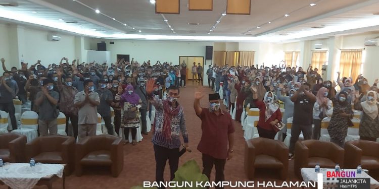 Hinca Panjaitan Ajak Warga Simalungun Menangkan Hasim-TPS Hinca Panjaitan Ajak Warga Simalungun Menangkan Hasim-TPS