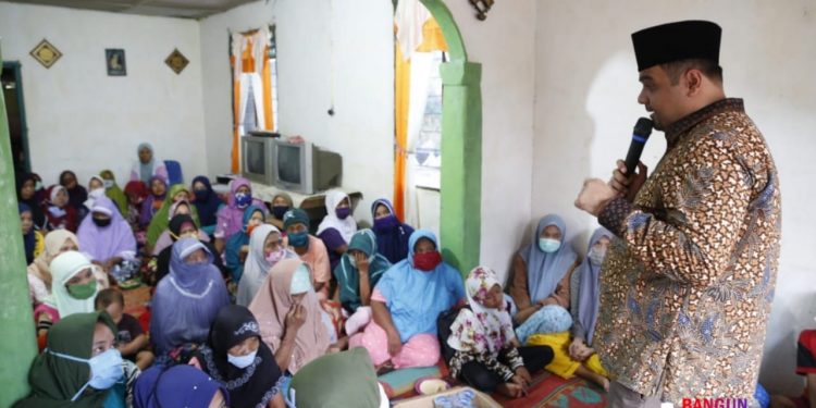 Disuguhi Rengginang, Hasim Ngaku Siap Promosikan Produk UMKM Disuguhi Rengginang, Hasim Ngaku Siap Promosikan Produk UMKM