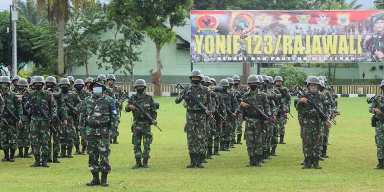 Yonif 123/Rajawali Melaksanakan Latihan Perang Hutan Yonif 123/Rajawali Melaksanakan Latihan Perang Hutan